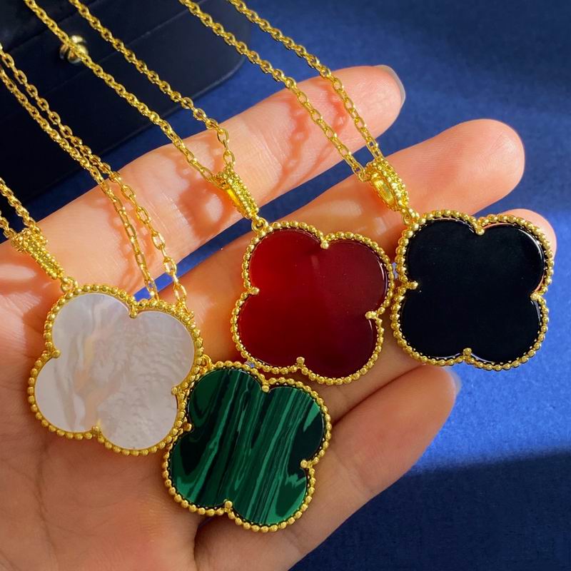 Van Cleef & Arpels necklace 05yxh01